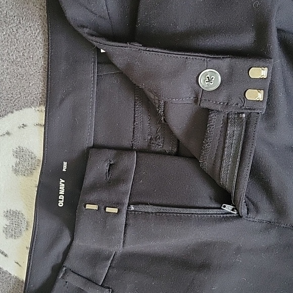 Old Navy Black Pixie Ankle Pants with Gold Stripe L - Picture 6 of 9